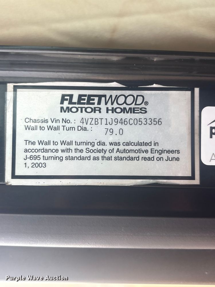 image for item EG8993 2006 Fleetwood American Tradition RV