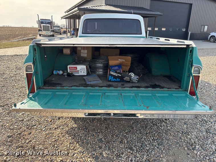 image for item EI5776 1972 Chevrolet C10 pickup truck