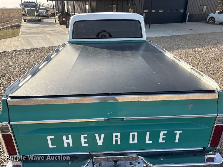 image for item EI5776 1972 Chevrolet C10 pickup truck