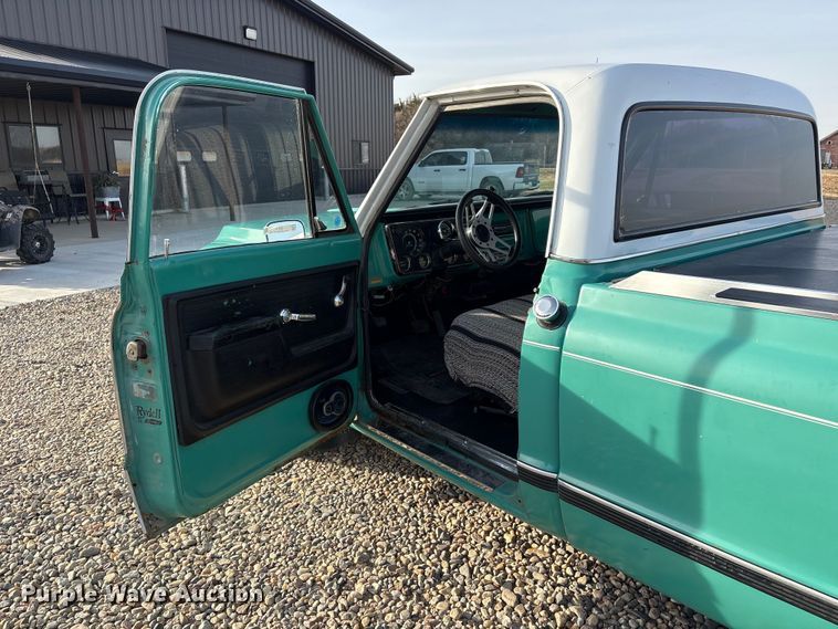 image for item EI5776 1972 Chevrolet C10 pickup truck