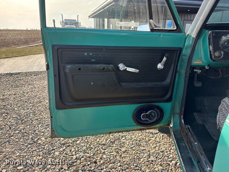 image for item EI5776 1972 Chevrolet C10 pickup truck