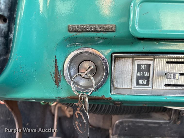 image for item EI5776 1972 Chevrolet C10 pickup truck