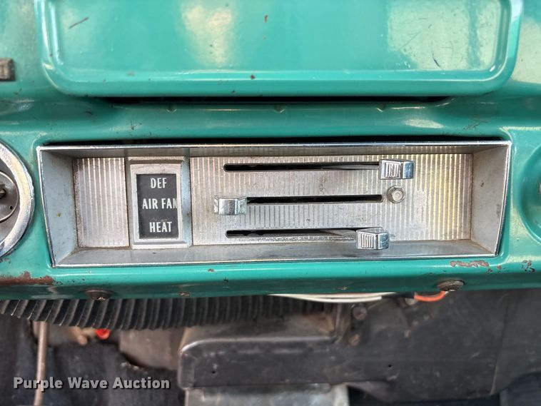 image for item EI5776 1972 Chevrolet C10 pickup truck