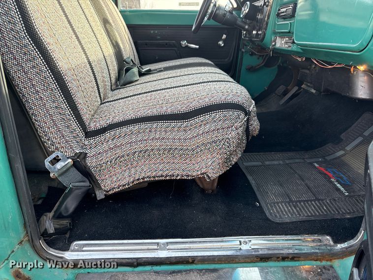 image for item EI5776 1972 Chevrolet C10 pickup truck