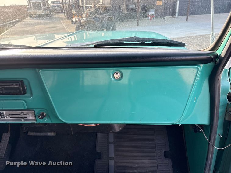 image for item EI5776 1972 Chevrolet C10 pickup truck