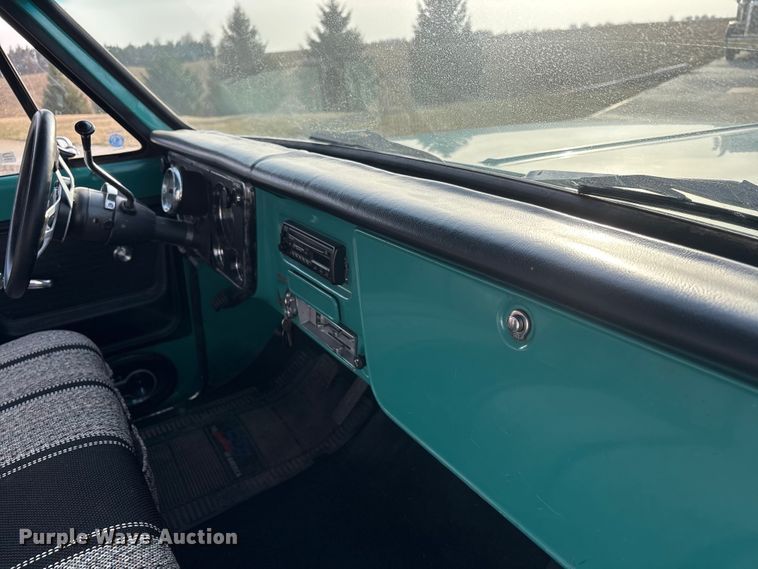 image for item EI5776 1972 Chevrolet C10 pickup truck