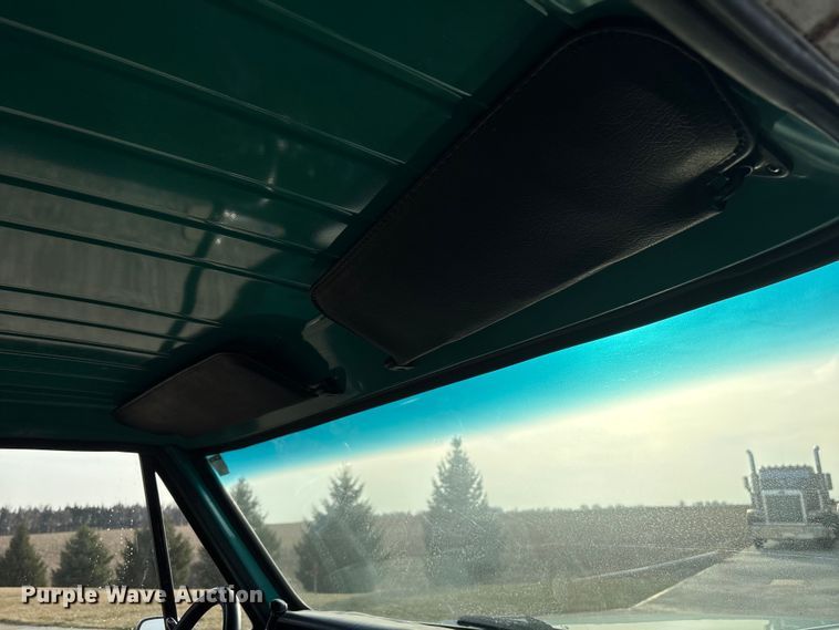 image for item EI5776 1972 Chevrolet C10 pickup truck