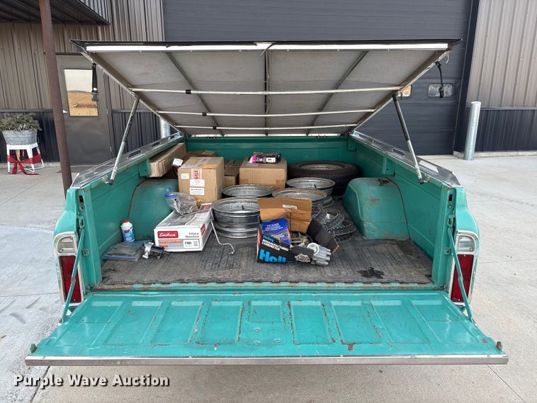 image for item EI5776 1972 Chevrolet C10 pickup truck