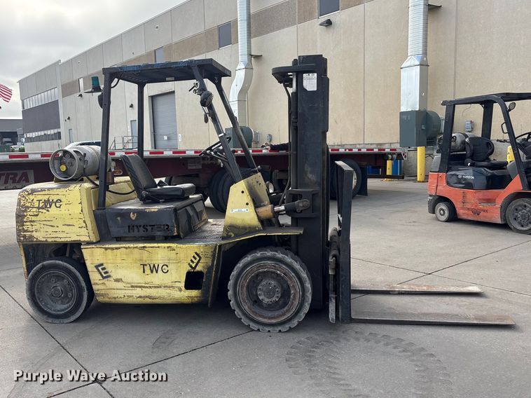 image for item EI5783 1987 Hyster H80XL forklift