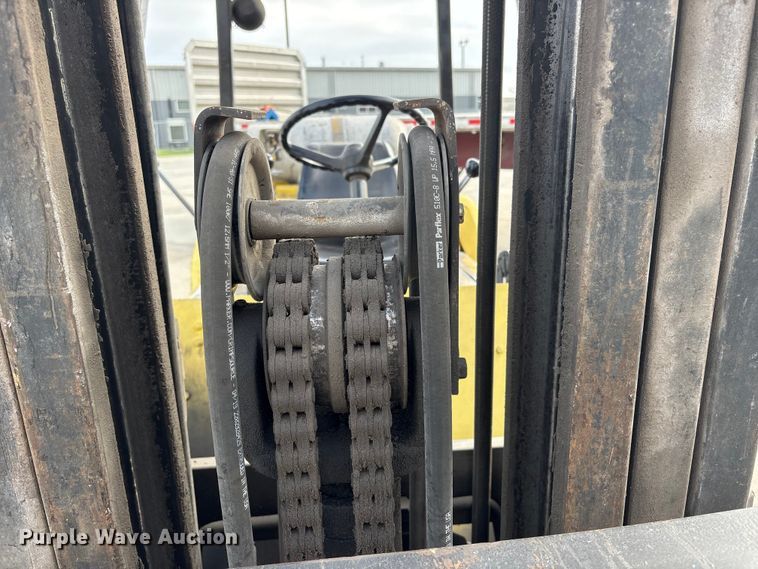image for item EI5783 1987 Hyster H80XL forklift