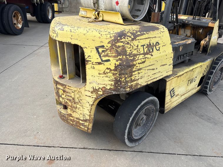 image for item EI5783 1987 Hyster H80XL forklift