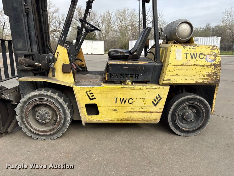 image for item EI5783 1987 Hyster H80XL forklift