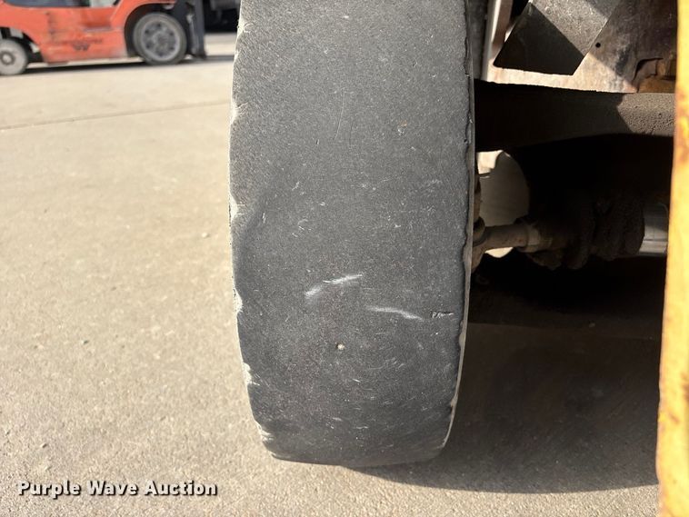 image for item EI5783 1987 Hyster H80XL forklift