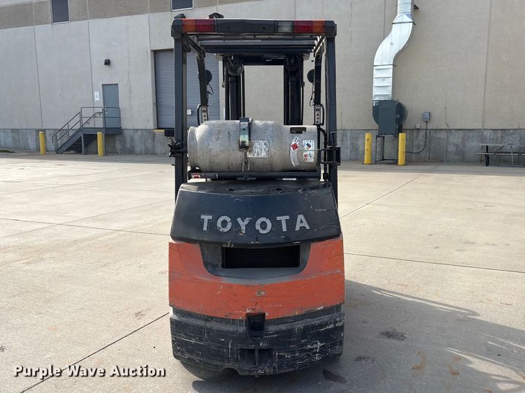 image for item EI5784 2002 Toyota 7FGCU25 forklift