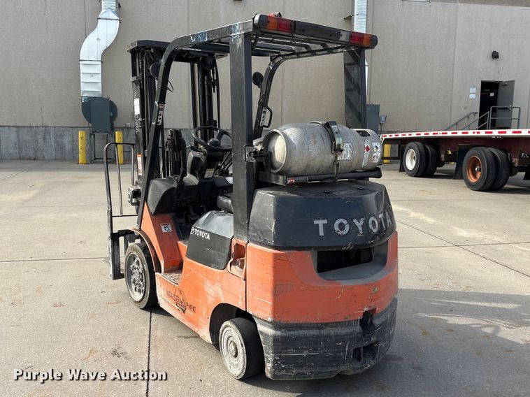 image for item EI5784 2002 Toyota 7FGCU25 forklift