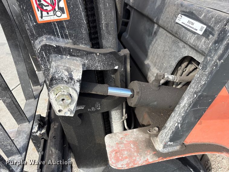 image for item EI5784 2002 Toyota 7FGCU25 forklift