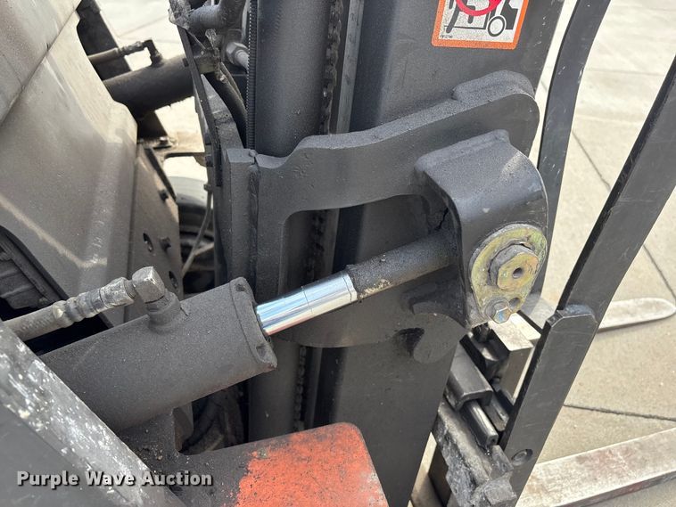 image for item EI5784 2002 Toyota 7FGCU25 forklift