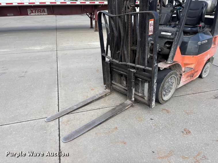 image for item EI5784 2002 Toyota 7FGCU25 forklift