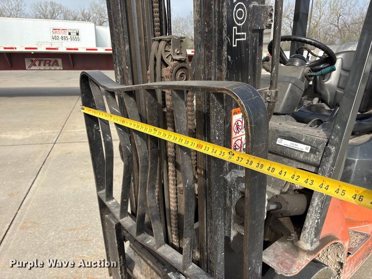 image for item EI5784 2002 Toyota 7FGCU25 forklift