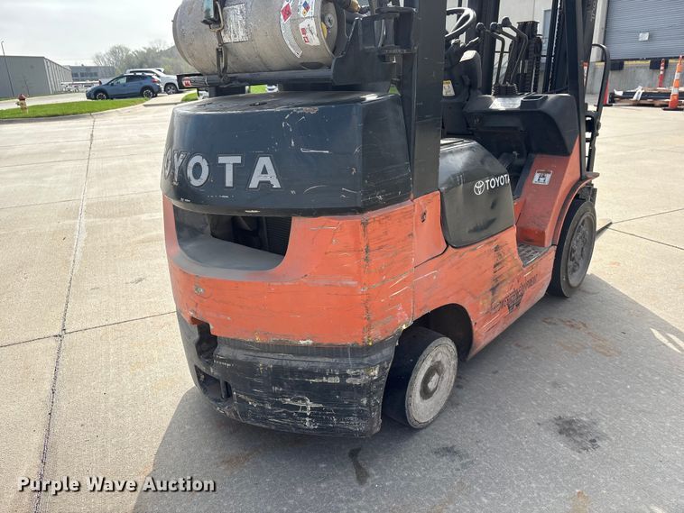 image for item EI5784 2002 Toyota 7FGCU25 forklift
