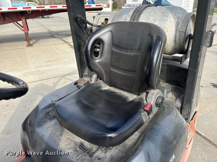 image for item EI5784 2002 Toyota 7FGCU25 forklift