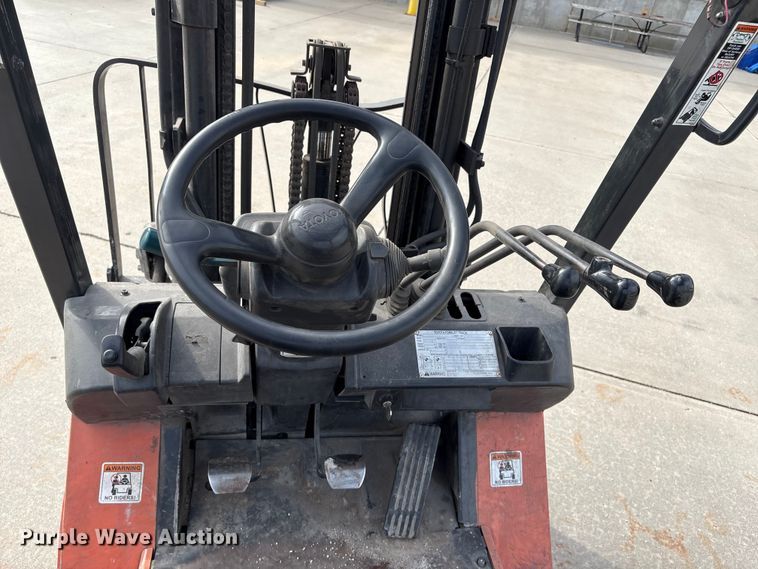 image for item EI5784 2002 Toyota 7FGCU25 forklift