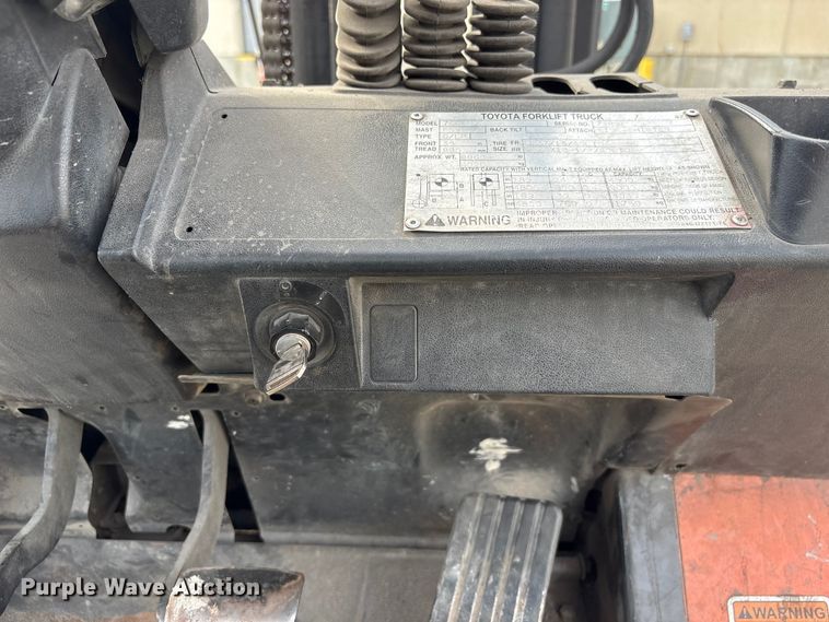 image for item EI5784 2002 Toyota 7FGCU25 forklift