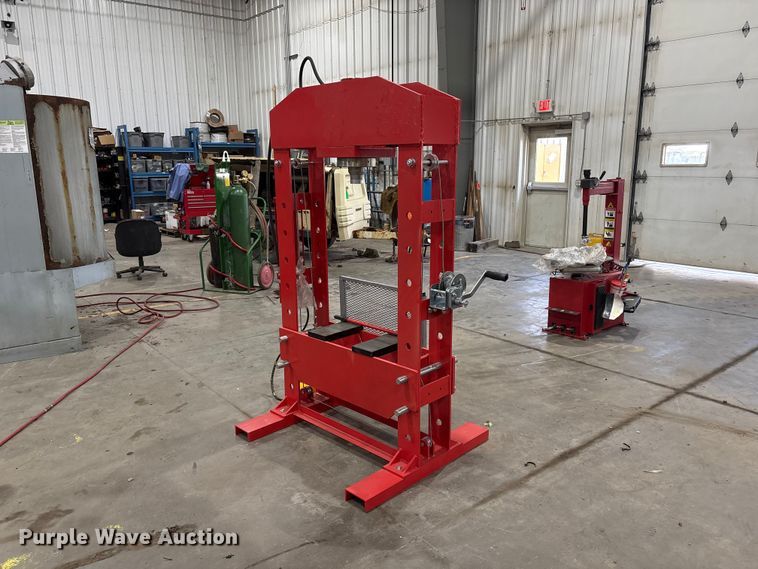 image for item EI5795 Hydraulic press