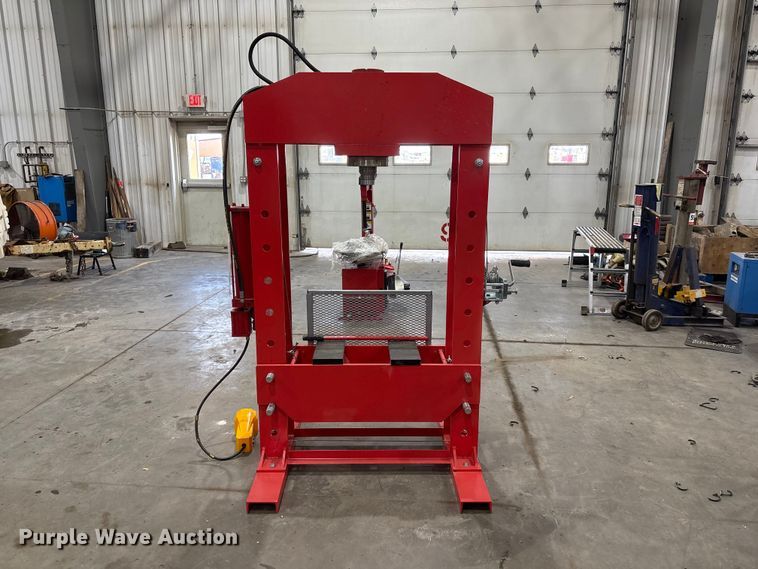 image for item EI5795 Hydraulic press