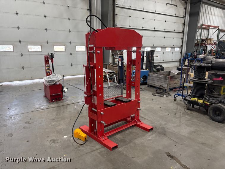 image for item EI5795 Hydraulic press