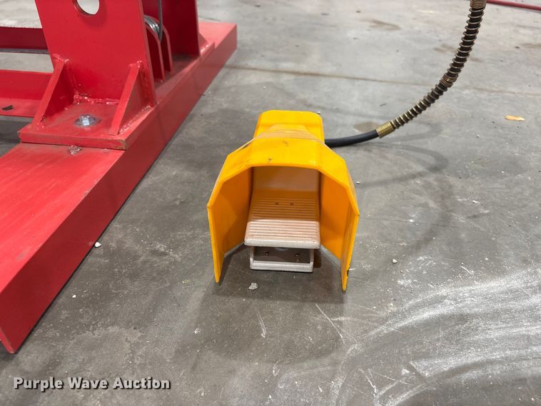 image for item EI5795 Hydraulic press
