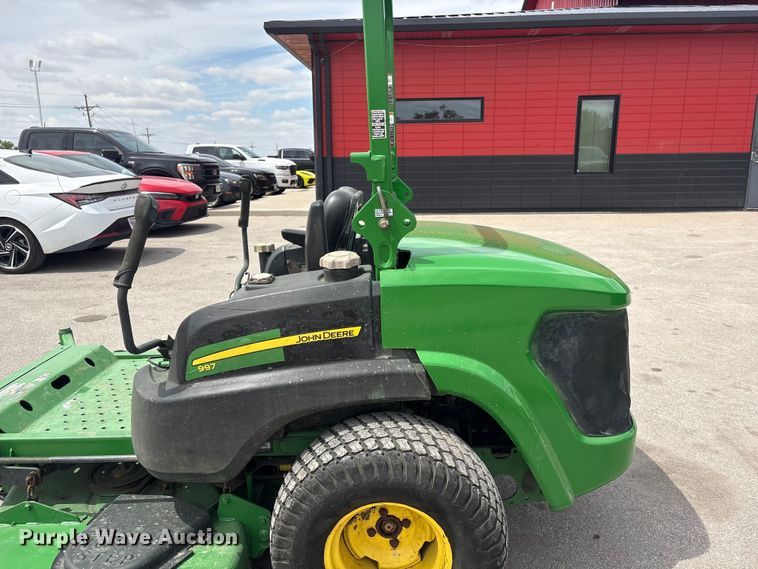 image for item EI5800 2011 John Deere 997 ZTrak ZTR lawn mower