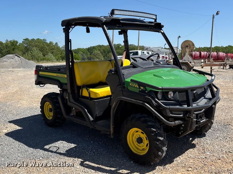 image for item EJ7811 2018 John Deere XUV835E utility vehicle