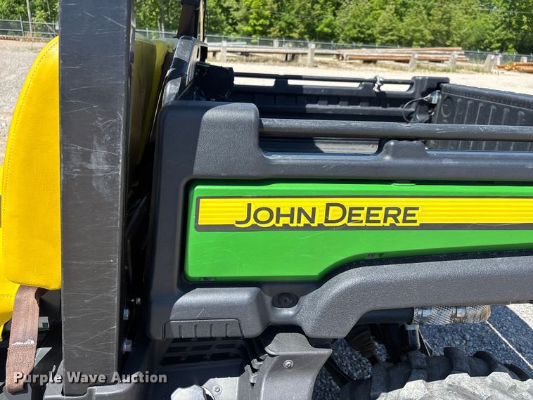 image for item EJ7811 2018 John Deere XUV835E utility vehicle