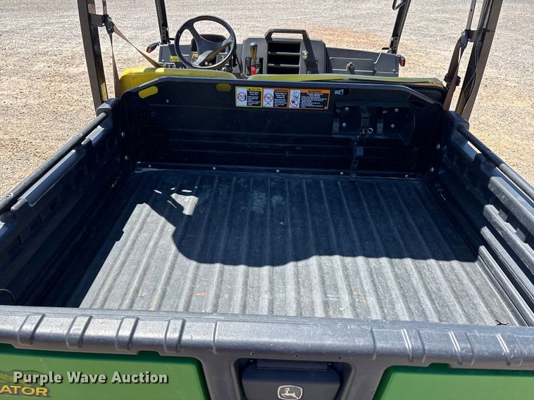 image for item EJ7811 2018 John Deere XUV835E utility vehicle