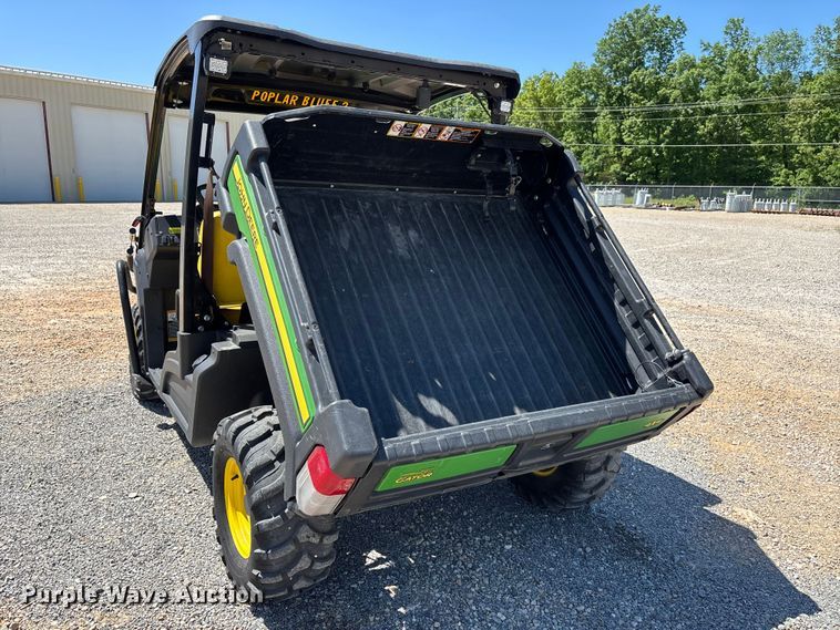image for item EJ7811 2018 John Deere XUV835E utility vehicle