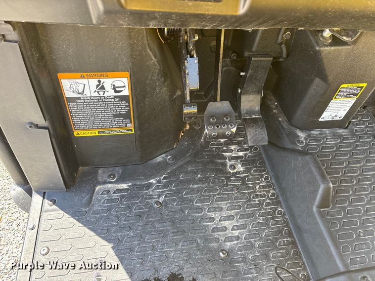 image for item EJ7811 2018 John Deere XUV835E utility vehicle