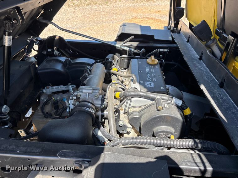 image for item EJ7811 2018 John Deere XUV835E utility vehicle