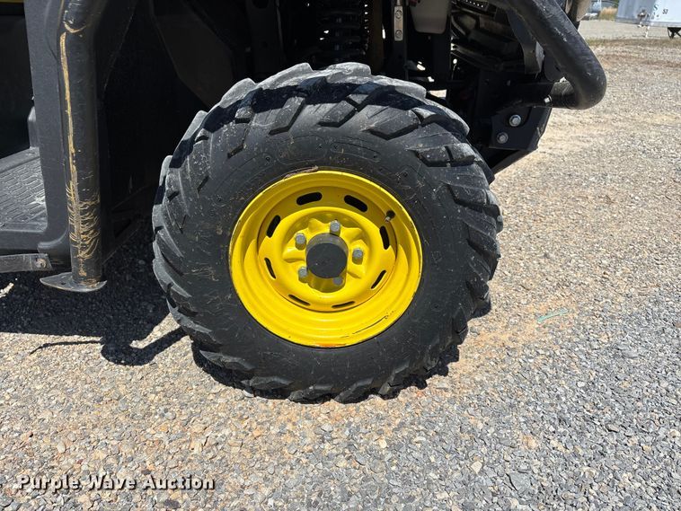 image for item EJ7811 2018 John Deere XUV835E utility vehicle