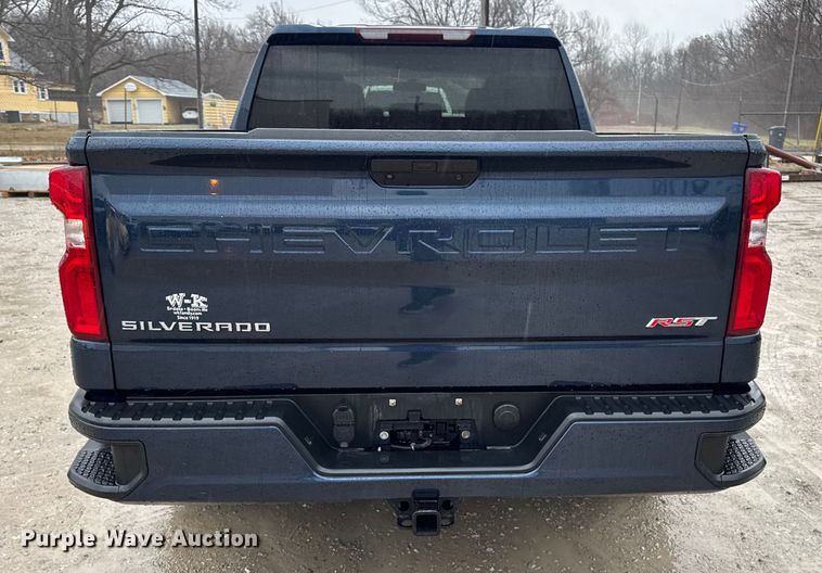 image for item EN0850 2020 Chevrolet Silverado 1500 Crew Cab pickup truck