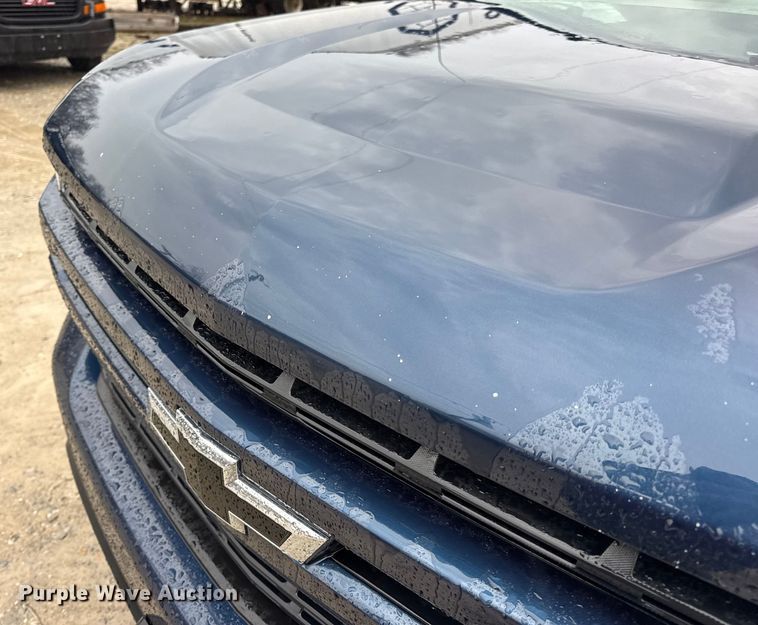 image for item EN0850 2020 Chevrolet Silverado 1500 Crew Cab pickup truck