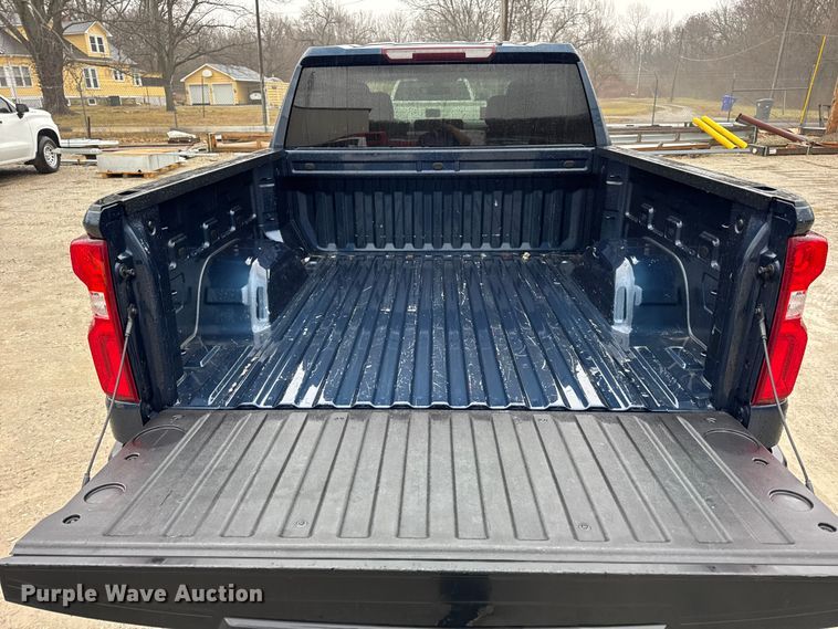 image for item EN0850 2020 Chevrolet Silverado 1500 Crew Cab pickup truck