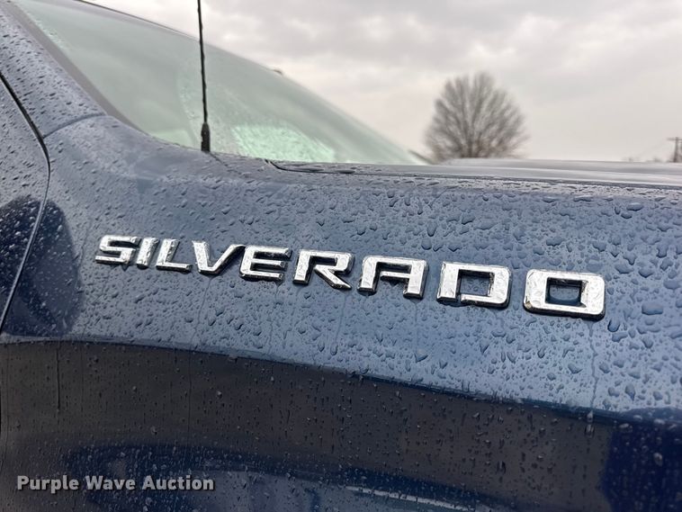 image for item EN0850 2020 Chevrolet Silverado 1500 Crew Cab pickup truck