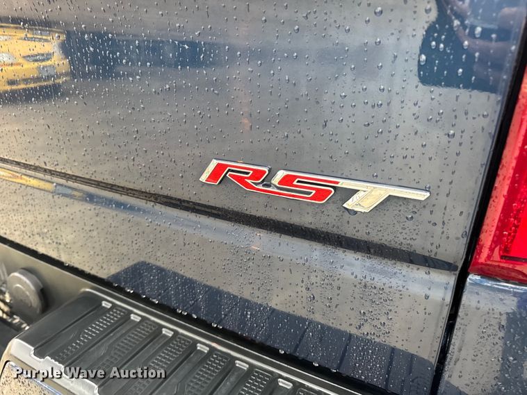 image for item EN0850 2020 Chevrolet Silverado 1500 Crew Cab pickup truck