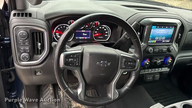 image for item EN0850 2020 Chevrolet Silverado 1500 Crew Cab pickup truck