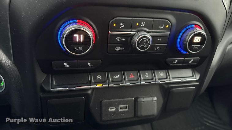 image for item EN0850 2020 Chevrolet Silverado 1500 Crew Cab pickup truck