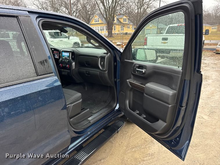 image for item EN0850 2020 Chevrolet Silverado 1500 Crew Cab pickup truck