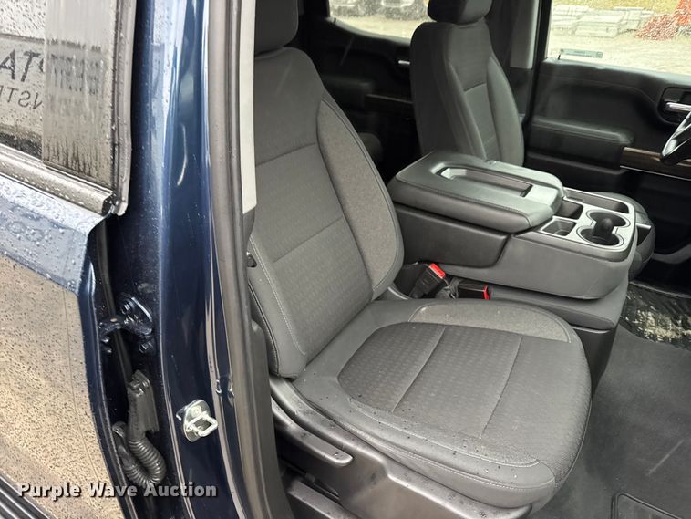 image for item EN0850 2020 Chevrolet Silverado 1500 Crew Cab pickup truck