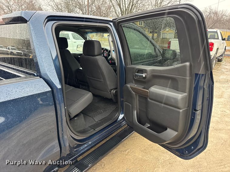 image for item EN0850 2020 Chevrolet Silverado 1500 Crew Cab pickup truck