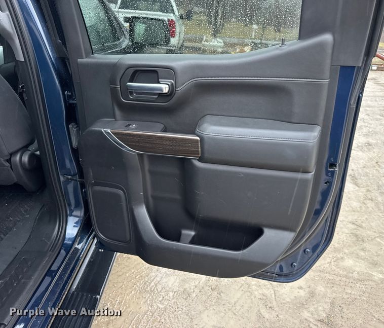 image for item EN0850 2020 Chevrolet Silverado 1500 Crew Cab pickup truck